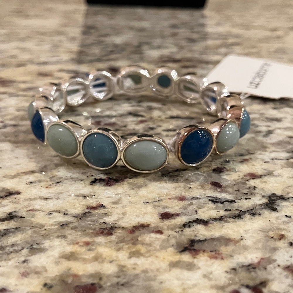 Liz Claiborne Blue & Silver Oval Accents Stretch Bracelet Business Casual Beach